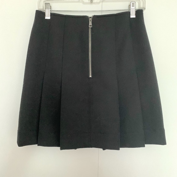 Burberry Brit Black Pleated Skirt - Picture 2 of 6